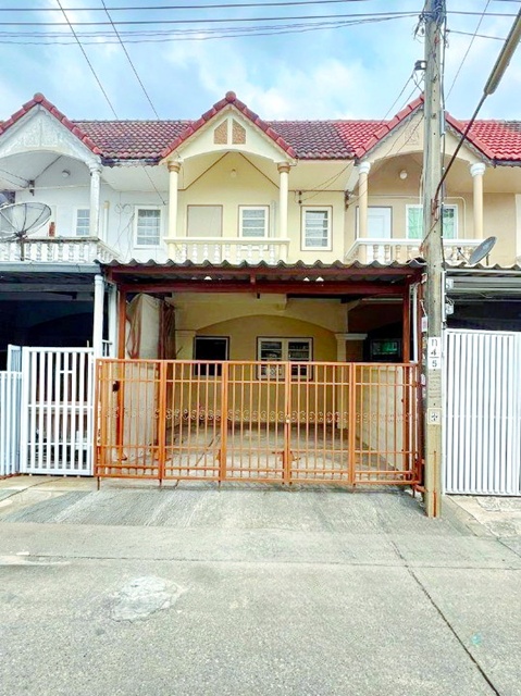 อ่อนนุช 40-46 วชิรธรรมสาธิต53-59 ถ.สุขุมวิท101 ทาวน์เฮาส์  2ชั้น  2นอน 2น้ำ พาราไดซ์ พาร์ค 900 ม.  22 ตร.ว ซีคอนสแควร์ ศรีนครินทร์ 1 กม.