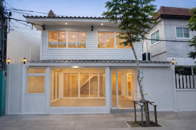 ตลาดรุ่งเจริญ สาธุ37 7-11 บ้านเดี่ยว 3 นอน 2 น้ำ ใกล้วัดช่องนนทรี 750 ม.โลตัส พระราม 3  38 ตร.ว. 150 ตร.ม.