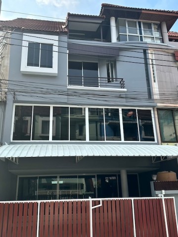BH4318 ให้เช่าโฮมออฟฟิศ 4 ชั้น 350 ตารางเมตร ลาดพร้าว 80 เหม่งจ๋าย รีโนเวทใหม่ จดทะเบียนบริษัทได้ ไม่มีค่าส่วนกลาง