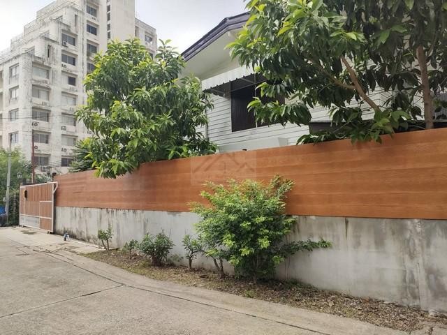 HR 10199 ให้เช่าบ้านเดี่ยว 2 ชั้น 3 ห้องนอน สุขุมวิท 103 อุดมสุข 48 บริเวณบ้านกว้าง สวนหน้าบ้าน ร่มรื่น ใกล้ทั้ง BTS อุดมสุข และ MRT ศรีอุดม