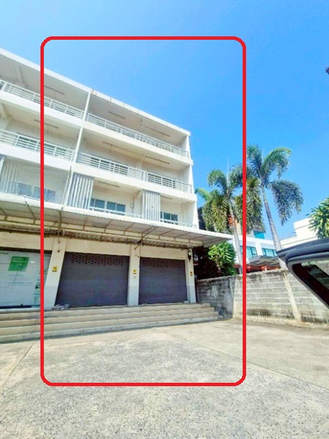 ลาดสวาย คลองสี่ วัดสายไหม  รถไฟฟ้า BTSคูคต 3.86กม.อาคารพาณิชย์ 4นอน 4น้ำ ใกล้  40 ตร.ว. 640 ตร.ม. อาคาร 4 ชั้น