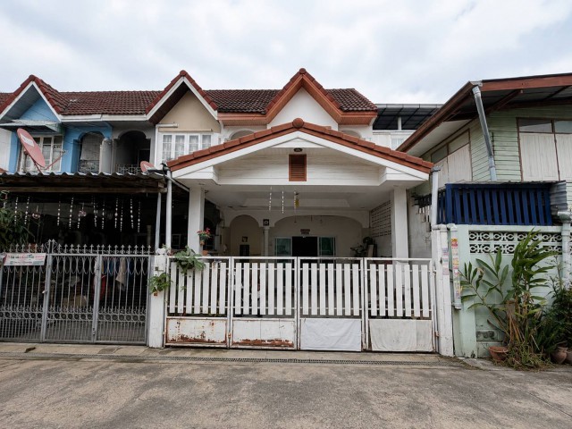 หมู่บ้านเอื้องหลวง ซอยกรุงเทพ - นนทบุรี 56 บางซื่อ ทำเลศักยภาพ ต่อเติมครบ ใกล้รถไฟฟ้า และทางด่วน เปิดโอกาสให้เจรจาต่อรองได้