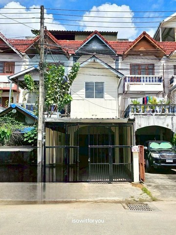 ทาวน์โฮม 3 ชั้น ทำเลดี ใกล้เมือง เดินทางสะดวก ท่าศาลา