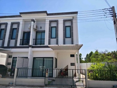 ให้เช่าทาวน์โฮมหลังริม หมู่บ้านแสนรัก 10 ทำเลดี บรรยากาศเป็นส่วนตัว พื้นที่ด้านข้างกว้าง พร้อมต่อเติมเพิ่มให้ ใกล้นิคมเฟส 8910