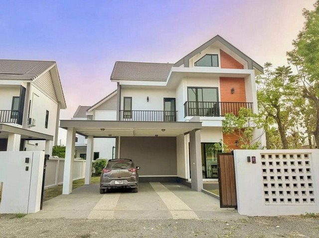 บ้านเดี่ยว 2 ชั้น สไตล์นอร์ดิก กว้างขวาง ทำเลทอง ป่าแดด