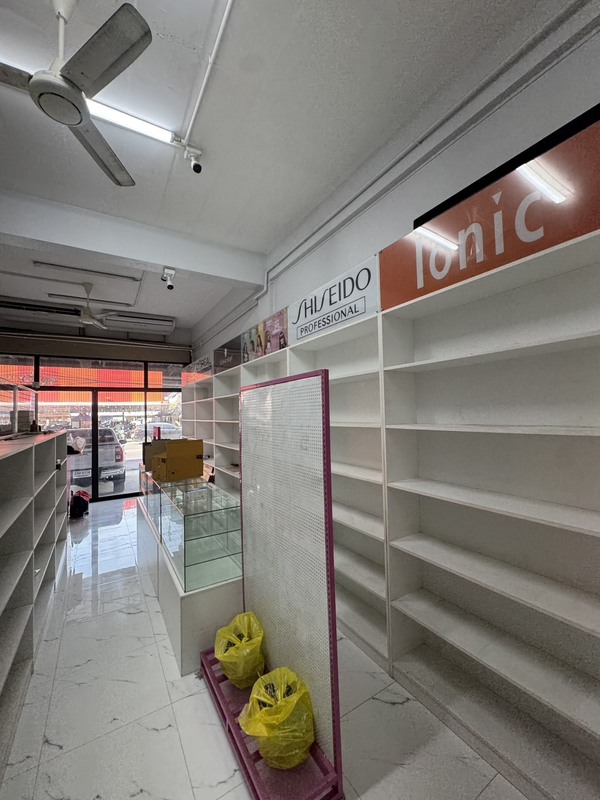 ขายด่วน ตึกแถว 4 ชั้น ทำเลทองสำหรับทำธุรกิจการค้า ตรงข้ามตลาดลาดสวาย