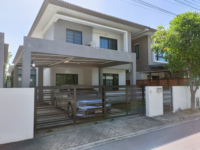 ขายด่วน! บ้านเดี่ยว อารียา โคโม่ บางนา 160 ตร.ม. 3 ห้องนอน 3 ห้องน้ำ