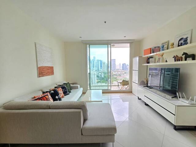 Condo The Empire Place Sathorn near BTS Chong Nonsi and BRT Arkhan Songkhro
