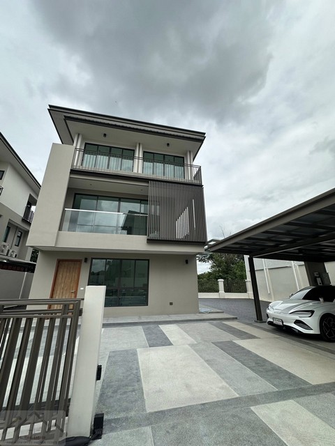 T26-605 ขาย บ้าน - ชั้นที่ 1 ห้องนอน 3 ห้อง ห้องน้ำ 4 ห้อง ชั้นทั้งหมด 3 ชั้น