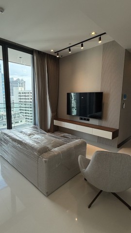ให้เช่า คอนโด Q1 Sukhumvit ขนาด 92 ตรม. 2 นอน ทิศเหนือ วิวโล่ง ห้องใหม่ ติด BTS นานา 0 เมตร