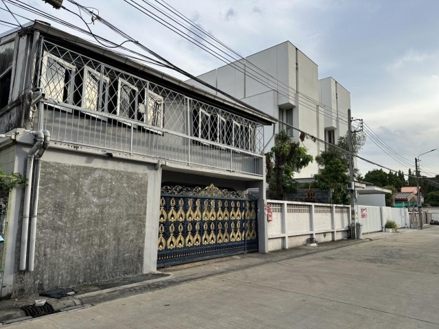 BH4301 ให้เช่าบ้านเดี่ยว 2 ชั้น พระราม 9 ซอย 41 ใกล้ The Nine Center พระราม 9 เหมาะสำหรับอยู่อาศัยหรือ Home Office