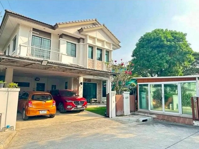 ให้เช่าบ้านเดี่ยว 2 ชั้น 87 ตรว. 6 ห้องนอน หมู่บ้านมัณฑนา เลค วัชรพล ถนนสุขาภิบาล 5 โซนทะเลสาป ใกล้สารสาสน์วิเทศสายไหม