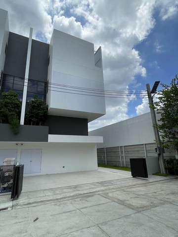T26-919 ให้เช่า บ้าน อาคิน วิภาวดี ARKIN VIBHAVADI ชั้นที่ 1 กรุงเทพ ดอนเมือง    95000 บาทต่อเดือน ห้องนอน 3 ห้อง ห้องน้ำ 4 ห้อง