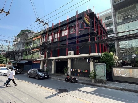 ขาย อาคารพาณิชย์ 3 คูหาติดกัน ทำเลทอง ซอย สุขุมวิท 22 เหมาะทำร้านอาหาร/คาเฟ่ /บาร์/ Office /Hostel  NN
