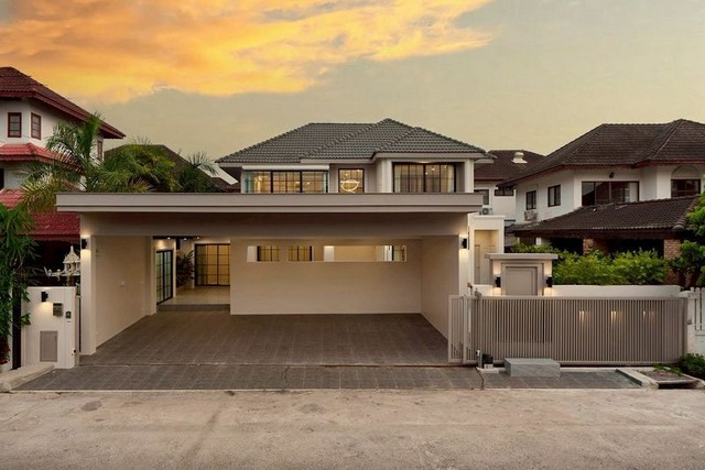 Luxury Pool Villa บ้านหรู พร้อมเข้าอยู่ เงียบสงบ แม่เหียะ