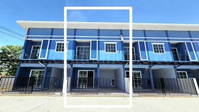 ทาวน์โฮม 2 ชั้น โครงการถนนเลียบคลองบางเดื่อ บ้านสวย พร้อมครัว ที่จอดรถ