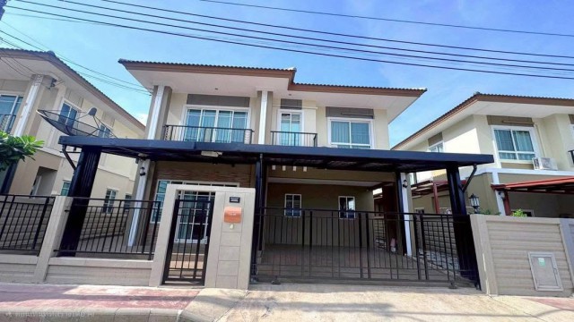 ขายด่วน หมู่บ้านภัสสร เพลสทีจ ซอยพัฒนาการ 38 ใกล้แอร์พอร์ตลิงค์หัวหมาก ย่านพัฒนาการ