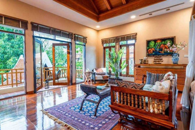 For sale Luxury Thai-Style Pool Villa in Jomtien Pattaya ตำบลนาจอมเทียน สัตหีบชลบุรี