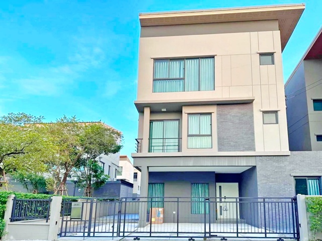 คู้บอน MRTรามอินทรา83 900ม บ้านเดี่ยว 3ชั้น 4นอน แฟชั่น 1.8กม.4น้ำ ใกล้ 31ตร.ว.370ตร.ม. บ้านหัวมุม ติดสวน สไตล์วิลล่าหรู เฟอร์ฯครบ