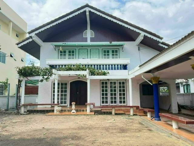 HS 2005 ขายบ้านเดี่ยว 2 ชั้น 101 ตรว. หมู่บ้านสวนสน ซอยรามคำแหง 60 เข้าออกรามคำแหง และถนนกรุงเทพกรีฑา