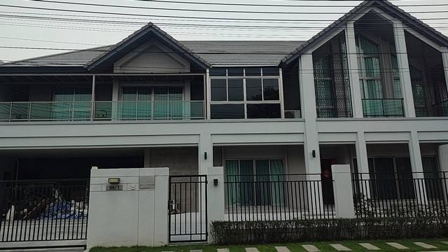 ขายหรือเช่า บ้านสุดหรูในโครงการบางกอก บูเลอวาร์ด ซิกเนเจอร์ ลาดพร้าว-เสรีไทย