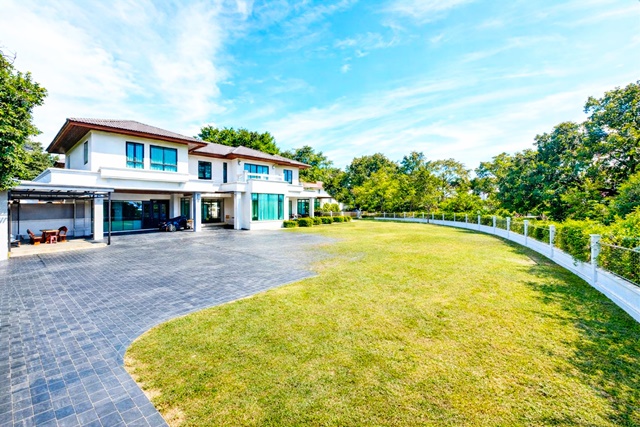 ให้เช่า คฤหาสน์ 5นอน ถูกที่สุด RIS รามคำแหง164 โรงเรียนนานาชาติ ต้อนรับต่างชาติ  6น้ำ 146 ตรว  เพอร์เฟคเพลส โลตัสสุขาภิบาล3 บิ๊กซี