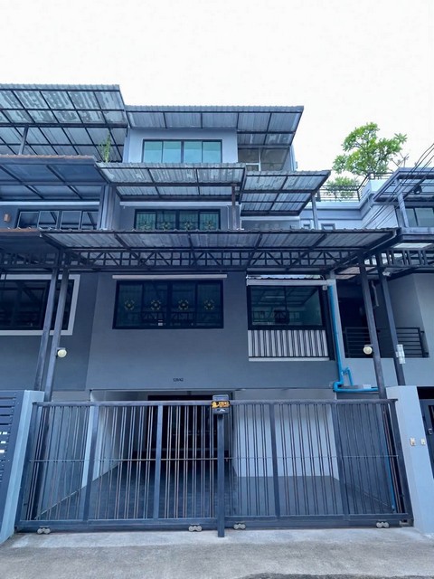 ให้เช่าโฮมออฟฟิศเล่นระดับ 7 ชั้น 300 ตรม. ลาดพร้าว 41 ทำเลดี เดินทางสะดวก ใกล้แหล่งของกิน ลาดพร้าววังหิน และโชคชัย 4