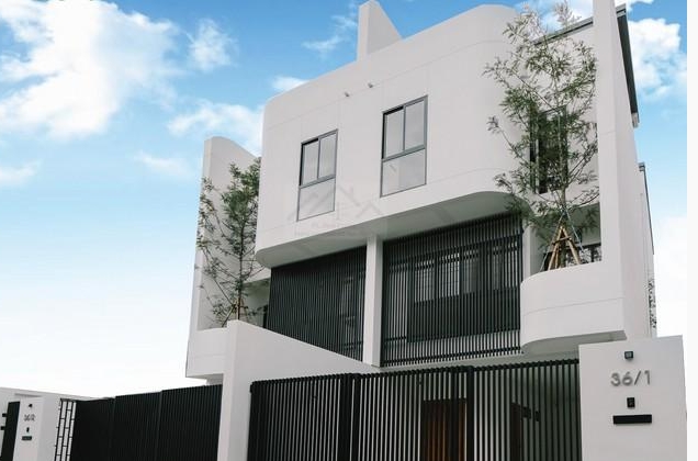 ขายบ้านเดี่ยว 3.5 ชั้นสุดหรู  พร้อมสระว่ายน้ำ The Shade – Sukhumvit 101 (ปุณณวิถี) ใจกลางเมืองสุขุมวิท 101