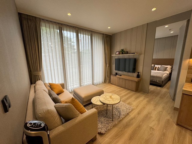 ให้เช่า คอนโด SKY Thonglor 25 ขนาด 80 ตร.ม. 2 ห้องนอน 1 ห้องน้ำ พร้อมห้องทำงาน แม่บ้าน 3 ครั้ง/สัปดาห์ ใกล้ BTS ทองหล่อ 82000 บาท/เดือน