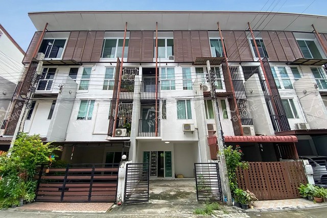 ขาย-ให้เช่า 11000/เดือน ทาวน์โฮม 3 ชั้น ดิ แอททิค แจ้งวัฒนะ-ปากเกร็ด