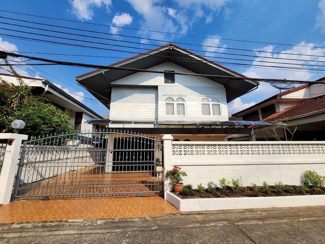 T26-830 ให้เช่า บ้าน บ้านเดี่ยว 2 ชั้น ย่านห้วยขวาง ประชาราษฏร์บำเพ็ญ17 กรุงเทพ ห้องนอน 5 ห้อง ห้องน้ำ 4 ห้อง ชั้นทั้งหมด 2 ชั้น