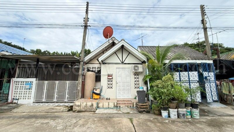 ทาวน์เฮ้าส์ 1 ชั้น หมู่บ้าน ธันยพฤกษ์ คลอง 7 ถนนรังสิตนครนายก