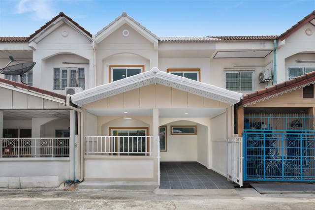 ทาวน์โฮม 2 ชั้น รีโนเวทใหม่ หมู่บ้านบัวทองธานีพาร์ค 17 บางบัวทอง