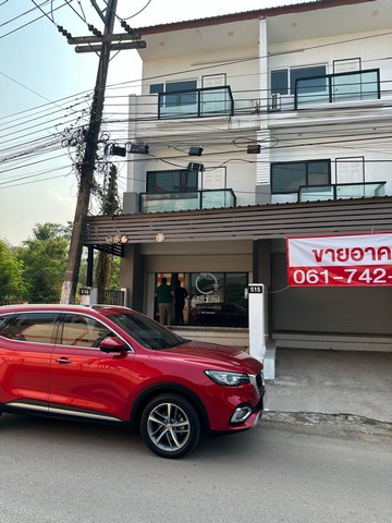 DSL-291 ขาย ทาวน์เฮ้าส์ ทาวน์โฮม 3 ชั้น (ห้องมุม) ขนาด 31.6 ตร.ว. (พื้นที่ใช้สอย 300 ตร.ม.) อ.เมืองเลย จ.เลย 32 ตร.วา เลย