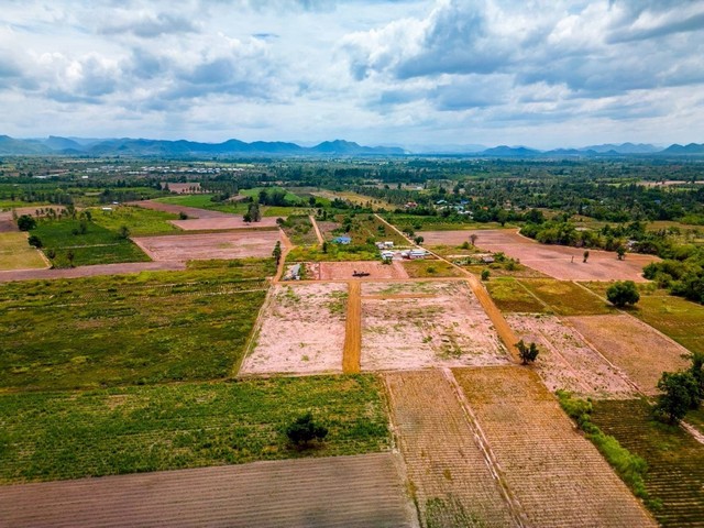 1 ขาย ที่ดิน ที่ดินวิวเขาใกล้ทะเลชะอำ เพชรบุรี 200000 บาท 100 ตร.วา เพชรบุรี    ชะอำ