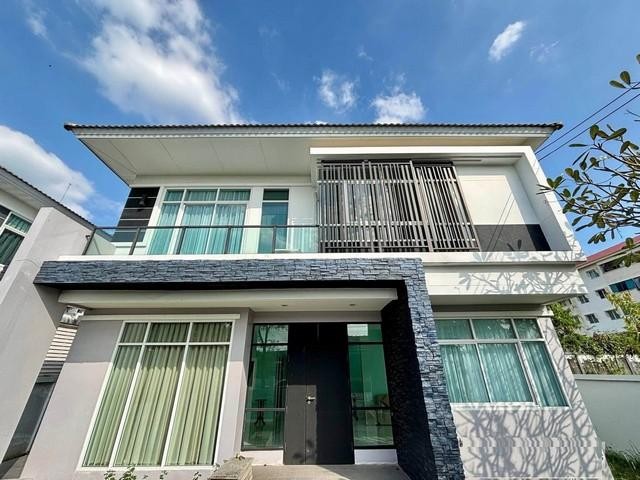 HR 10380 ให้เช่า  ขายบ้านเดี่ยว 2 ชั้น 100 ตรว. 4 ห้องนอน โครงการ ดิ โอโซน ปัญญาอินทรา ใกล้ Fashion Island