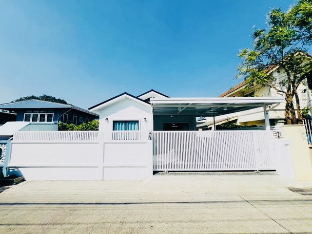 ให้เช่า บ้านเดี่ยว ซอยทุ่งเศรษฐี ขนาด 60 ตร.วา 2 ห้องนอน 3 ห้องน้ำ รีโนเวทใหม่ ใกล้มหาวิทยาลัยรามคำแหง 2 และเมกาบางนา 35000 บาท/เดือน