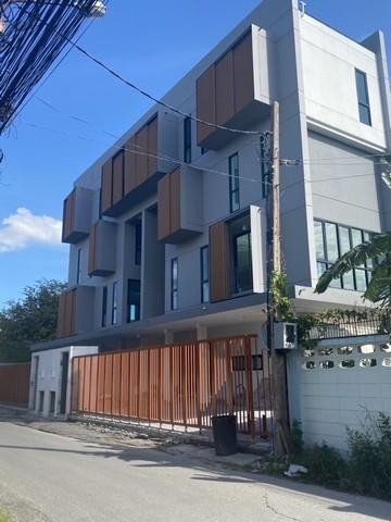 HR 10379 ให้เช่าโฮมออฟฟิศ3.5ชั้น ย่านรัชดา ลาดพร้าว ลาดพร้าววังหิน โชคชัย4 ใกล้MRTลาดพร้าว