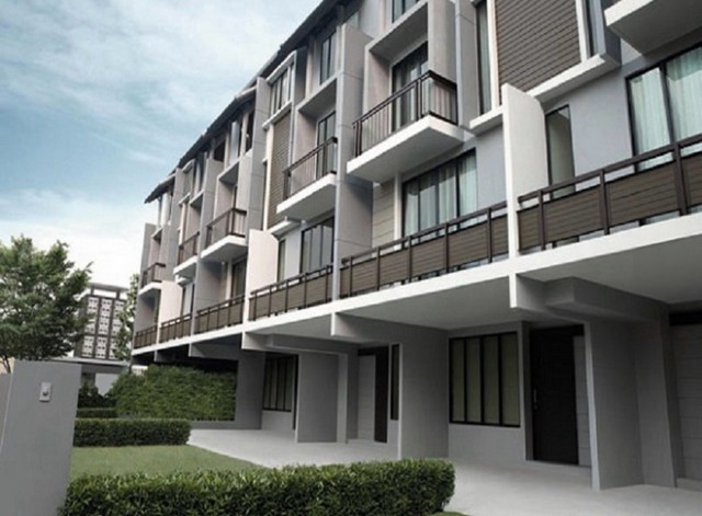 ให้เช่าทาวน์โฮมแมนดาริน่า เอกมัย-รามอินทรา 200 ตรม. 30000 บาท/เดือน
