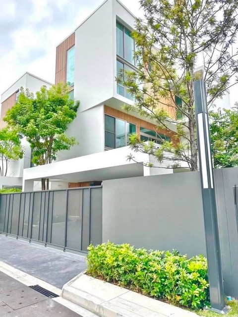 ขายบ้านเดี่ยว 3 ชั้น 77 ตรว. 324 ตรม. โครงการ VIVE2 กรุงเทพกรีฑา ติด รร นานาชาติ Wellington และบรรยากาศสนามกอล์ฟ
