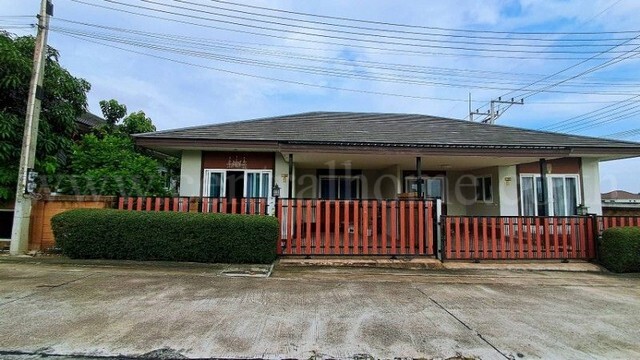 บ้านแฝดชั้นเดียว ม.อภิลาภแลนด์ นิคมพัฒนา สภาพดีพร้อมอยู่ ถูกมาก