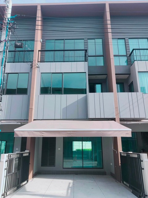 ให้เช่าทาวน์โฮม 3 ชั้น 3 ห้องนอน บ้านกลางเมือง วัชรพล ถนนสุขาภิบาล 5 Baan Klang Muang Watcharapol ใกล้ตลาดออเงิน