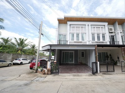 หลังมุม จอดรถได้ 5 คัน 4 ห้องนอน!! ขายทาวน์โฮม โกลเด้น ทาวน์ สาทร (Golden Town Sathorn) 26.5 ตร.วา ใกล้ BTS/MRT บางหว้า