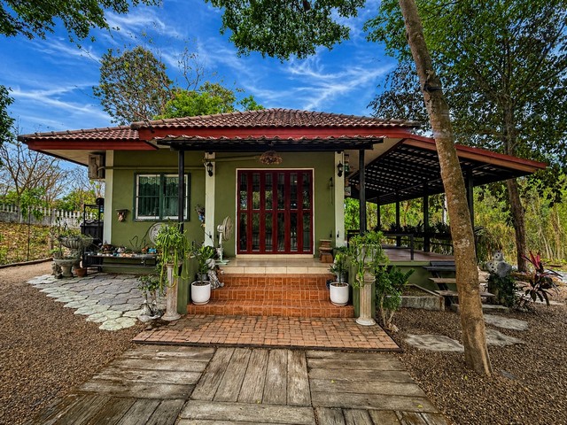 ขายบ้านสวนทำเลดีค้าขายได้ร่มรื่นเหมาะทำคาเฟ่ ที่พักตากอากาศในเขตชุมชน