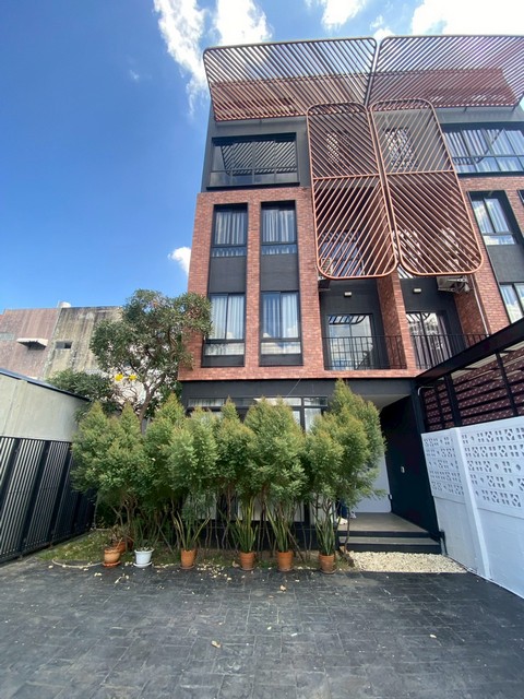 ให้เช่าทาวน์โฮม 3 ชั้นครึ่ง BRITLOFT เกษตร – นวมินทร์ ลาดปลาเค้า34 เกษตรนวมินทร์ เลียบทางด่วน