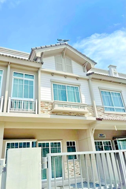 รพ.เปาโล สมุทรปราการ 1.8กม. ให้เช่าทาวน์เฮาส์ 2ชั้น 2นอน อินดี้ BTS ศรีนครินทร์ 1.5กม. 3น้ำ พร้อมเฟอร์ฯเครื่องใช้ไฟฟ้า เทพารักษ์  20 ตร.ว.