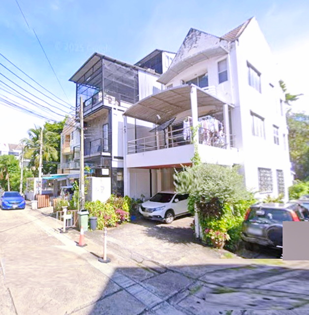 ถ.ศรีวรา ประชาอุทิศ  230 ตร.ม.  เหม่งจ๋าย ให้เช่าอาคารพาณิชย์ 3.5 ชั้น+ดาดฟ้า 18 ตร.วา. ลด50% เดอะซีน ทาวน์ อิน ทาวน์ 300 ม.