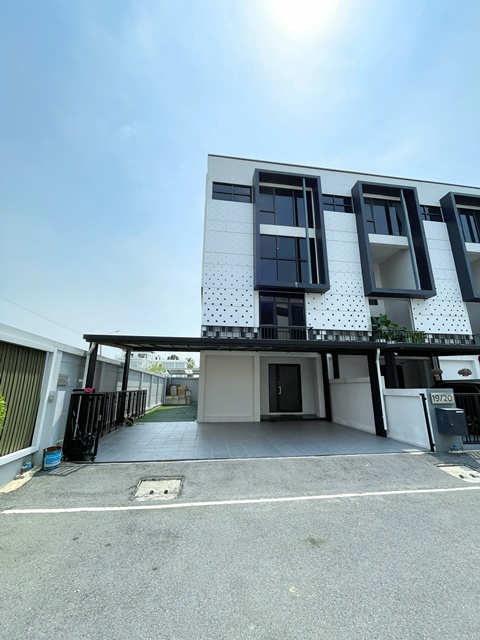 แฟชั่น700ม.ให้เช่า โฮมออฟฟิศ 4 ชั้น หลังมุม 48 ตร.วา.  MRT คู้บอน 2 กม. 760 ตร.ม. เดอะพรอมานาด 700 ม.