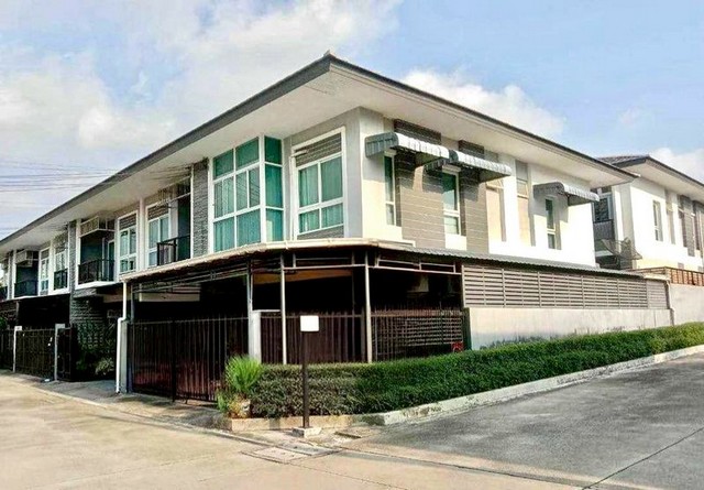 ขายทาวน์เฮ้าส์ มบ.เดอะ ไฟน์เนส ทาวน์ สุรศักดิ์ ศรีราชา ชลบุรี FP-H01515