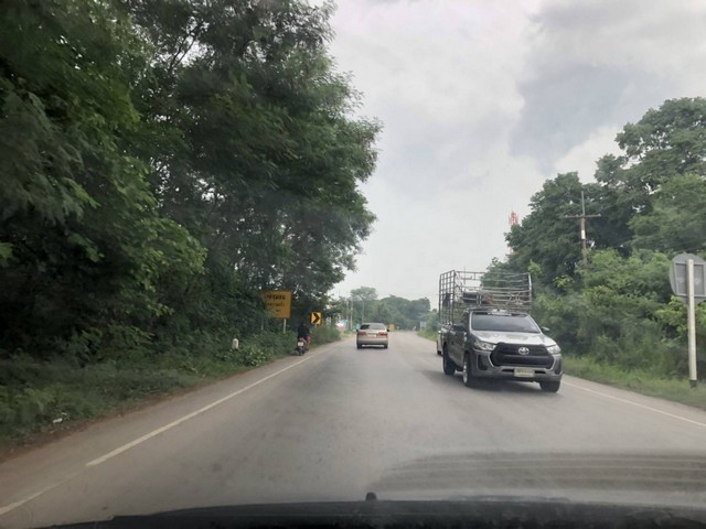 คุยง่ายขายคล่องให้ทางเลือก ขายที่สวยติดทางหลวง1107 บ้านตาก จ.ตาก คมนาคมสะดวก ไร่ละ 300000 ต.ตากตก อ.บ้านตาก  จ.ตาก  0837124115